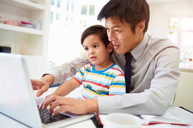 vu-ppc-father-child-laptop